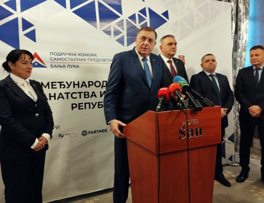 ЛАКТАШИ, 25. ФЕБРУАРА /СРНА/ - Институције Републике Српске радиће на бољем положају малих привредника, да имају разумијевања према њиховим потребама јер на основу тога креирају политике, изјавио је данас предсједник СНСД-а Милорад Додик у Лакташима.