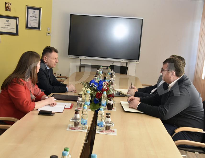 БАЊАЛУКА, 25. ФЕБРУАРА /СРНА/ - Министарство привреде и предузетништва Републике Српске подржаће ширење комбината као што је бањалучки "СХП Целекс", који је један од највећих произвођача хигијенског папира у БиХ и највећи извозник, рекао је ресорни министар Раденко Бубић.