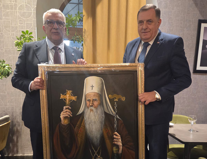 BANJA LUKA, FEBRUARY 25 /SRNA/ – SNSD Leader Milorad Dodik held talks today with the leader of New Serb Democracy and Montenegrin Parliament Speaker, Andrija Mandić, emphasizing that borders between countries are not an obstacle to the national and spiritual unity of the Serb people.