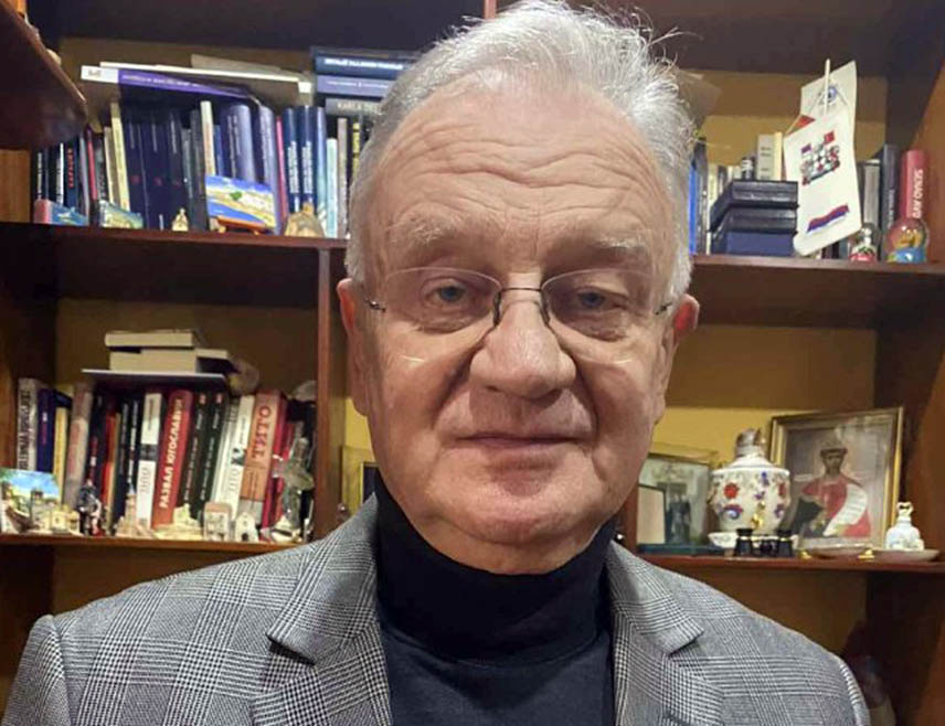 ПАЛЕ, 27. ФЕБРУАРА /СРНА/ - Некадашњи предсједник Народне скупштине Републике Српске Драган Калинић изјавио је Срни да је израда новог, односно повратак на стари, изворни Устав у овој години један од политичких приоритета и, ако буде памети и некалкулисања, реална и здраворазумска платформа за окупљање власти и опозиције.