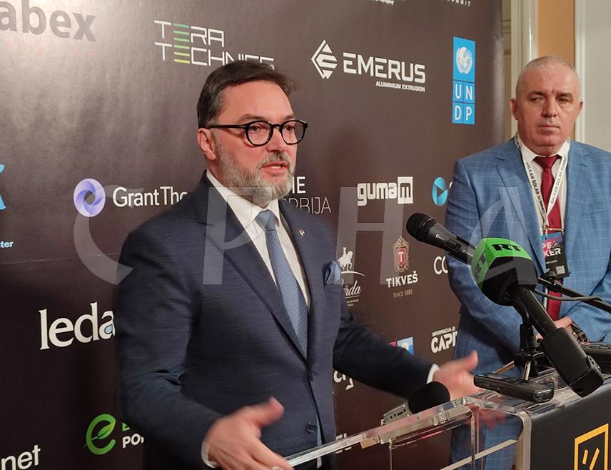 БАЊАЛУКА, 26. ФЕБРУАРА /СРНА/ - Министар спољне трговине и економских односа у Савјету министара Сташа Кошарац рекао је данас да Република Српска има адекватне политике, али и кредибилне и стратешке приступе у енергетском сектору.