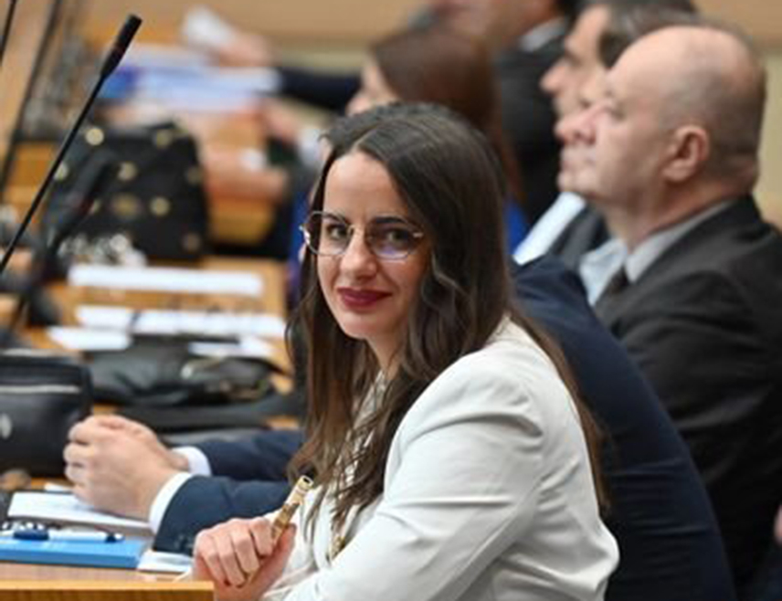 БАЊАЛУКА, 26. ФЕБРУАРА /СРНА/ - Посланик у Народној скупштини Републике Српске Милица Ијачић истакла је да је ОХР био и остао алатка против Срба и Републике Српске којем се опозиционари никад нису супротставили.