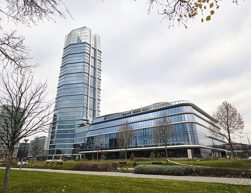 БУДИМПЕШТА, 26. ФЕБРУАРА /СРНА/ - МОЛ група позива Јадрански нафтовод /Јанаф/ да одмах пружи гаранцију да ће дозволити несанкционисане пошиљке руске сирове нафте које стижу морем и истиче да према санкцијама ЕУ и САД, хрватски оператер нафтовода то мора учинити.