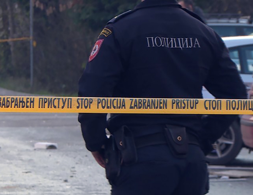 ДОБОЈ, 27. ФЕБРУАРА /СРНА/ - Експлозија која је јутрос пријављена теслићкој полицији догодила се у дворишту напуштене куће, саопштила је Полицијска управа Добој.