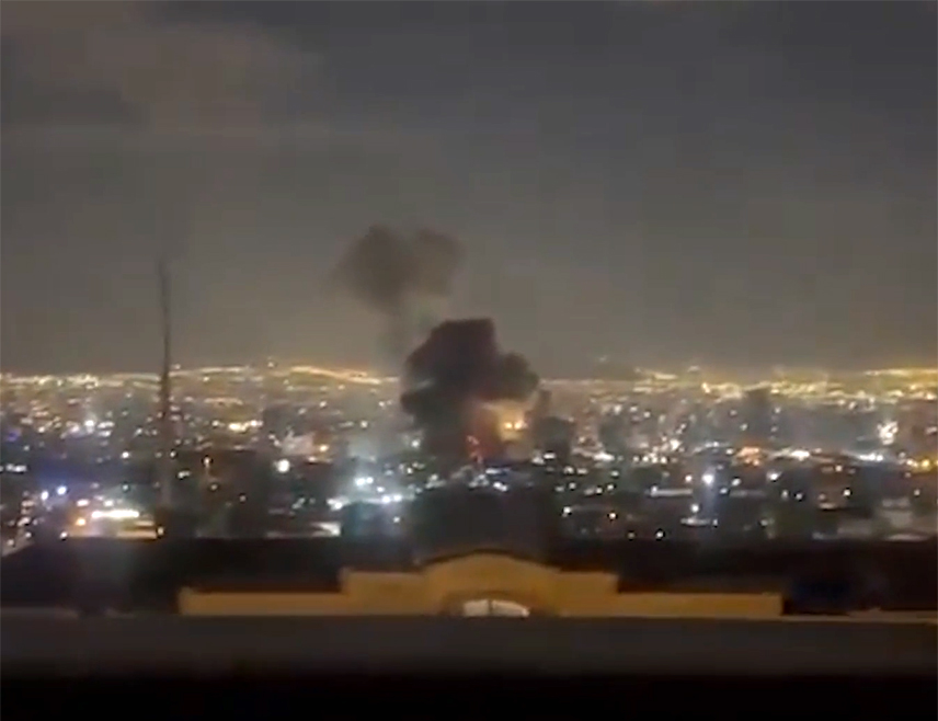 ТЕХЕРАН, 1. МАРТА /СРНА - РИА Новости/ - Сједиште иранске државне радио-телевизије погођено је током бомбардовања Техерана, али је настављено редовно емитовање програма, преносе ирански медији.