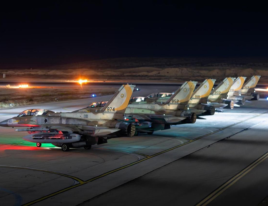 ЈЕРУСАЛИМ, 1. МАРТА /СРНА/ - Израелско ратно ваздухопловство завршило је талас удара на штабове Иранске револуционарне гарде, у којима је учествовало више од 100 авиона, рекао је портпарол израелске војске Ефи Дефрин.