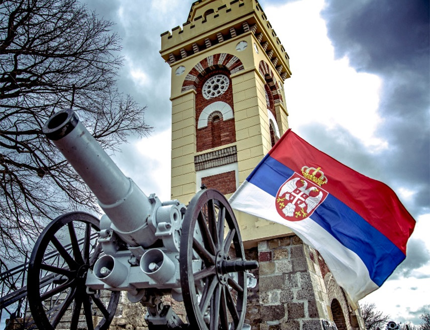 БЕОГРАД, 2. МАРТА /СРНА/ - У Србији је расписан јавни позив за подношење приједлога пројеката за инвестиционо одржавање ратних меморијала од значаја за његовање традиција ослободилачких ратова, за шта је из буџета издвојено 45 милиона динара /383.304 евра/