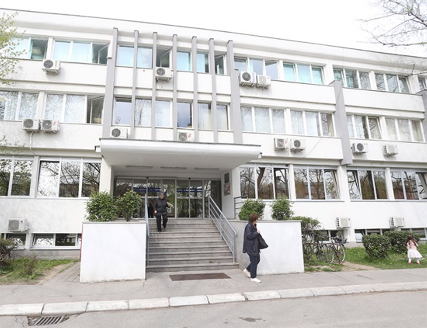 БАЊАЛУКА, 2. МАРТА /СРНА/ - Мушко дијете преминуло је данас у вртићу у Бањалуци упркос реанимацији током транспорта у Клинику за педијатрију Универзитетског клиничког центра, речено је Срни у бањалучком Дому здравља.