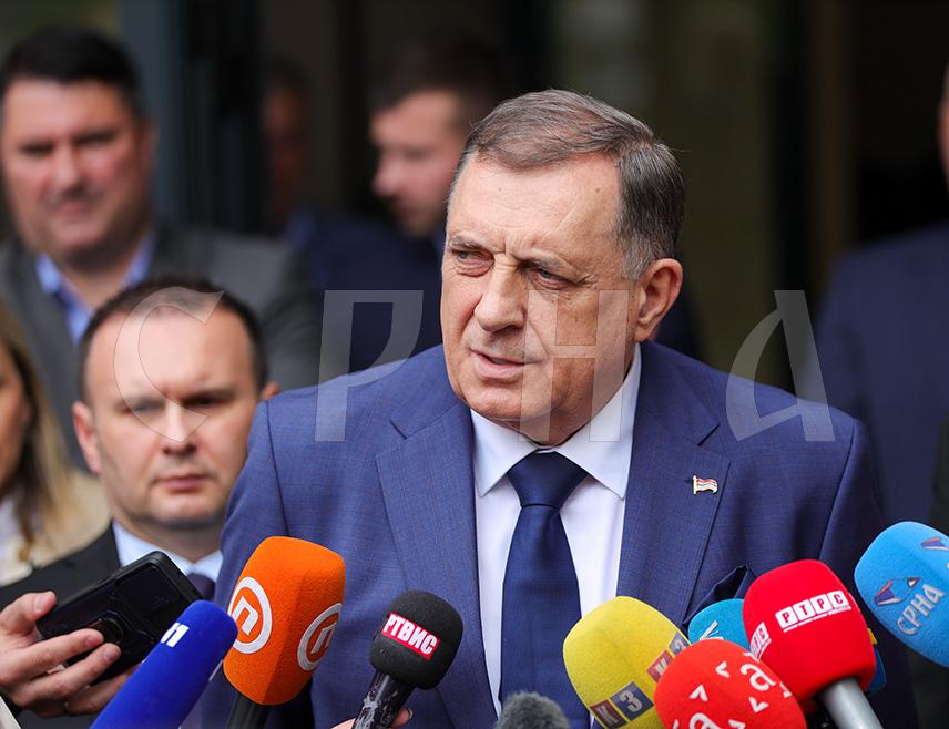 BANJA LUKA, MARCH 3 /SRNA/ – SNSD Leader Milorad Dodik welcomed the decision of Serbian President Aleksandar Vučić to make Serbia's capacities available not only to its own citizens but also to BiH citizens in the Middle East, emphasizing that such moves demonstrate the strength of the state and the greatness of a policy that primarily cares about people.