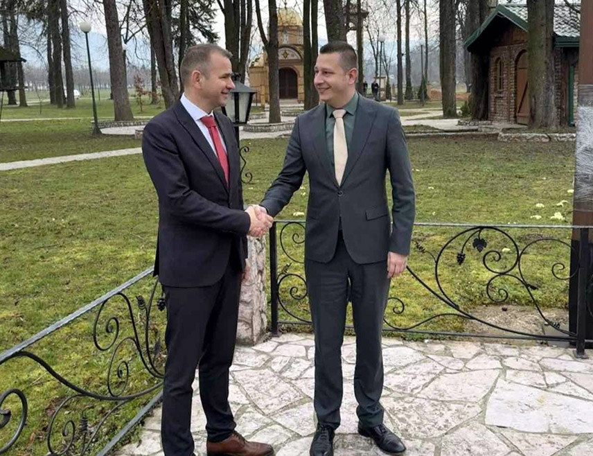 ISTOČNO SARAJEVO, MARCH 4 /SRNA/ – Deputy Minister of Defence in the Council of Ministers Aleksandar Goganović has met today in Istočno Sarajevo with the Hungary’s Prime Minister's Special Envoy for the Western Balkans Zsolt Bunford to discuss current geopolitical developments in the world, security challenges, as well as the position and prospects of the Western Balkans region in complex international circumstances.