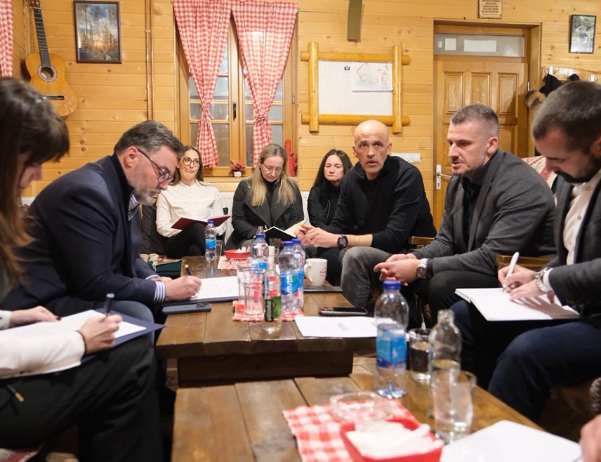 КРЕИРАТИ НОВЕ ТУРИСТИЧКЕ КАПАЦИТЕТЕ РОМАНИЈСКЕ РЕГИЈЕ