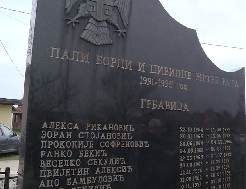 БРЧКО, 5. МАРTА /СРНА/ - У брчанском насељу Грбавица у недјељу, 8. марта, биће служен парастос за погинуле борце и цивилне жртве поводом 33 године од масакра над 13 припадника Војске Републике Српске из тог мјеста.