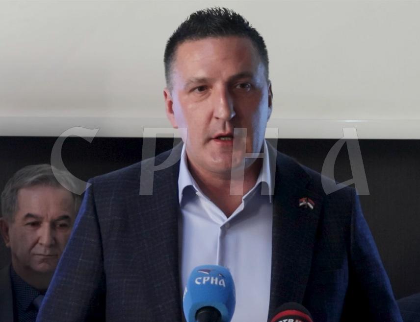 ЈАХОРИНА, 6. МАРТА /СРНА/ - Предсједник Надзорног одбора Олимпијског центра "Јахорина" Недељко Елек изјавио је да је током ове зимске сезоне Олимпијски центар остварио добит од 1.022.000 КМ, од којих ће 600.000 КМ бити преусмјерено за пројекте у општинама у саставу града Источно Сарајево, те општини Рогатица.