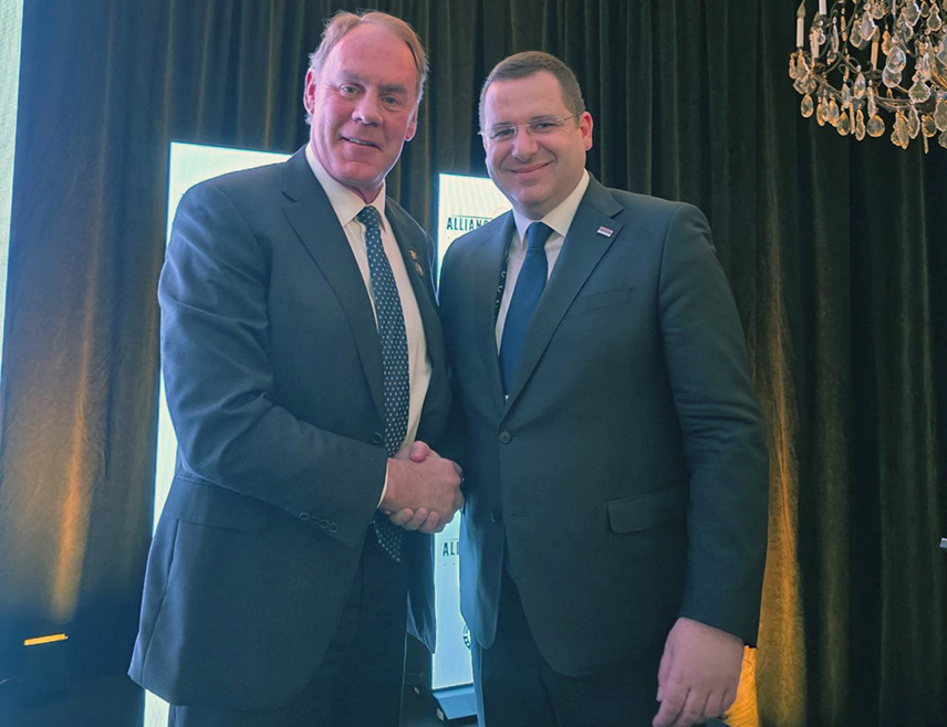 WASHINGTON, MARCH 6 /SRNA/ - The Serb delegate in the House of Peoples of the Parliamentary Assembly of BiH Radovan Kovačević said that he met last night with Ryan Zinke, a Republican congressman and former US Secretary of the Interior during the first term of Donald Trump.