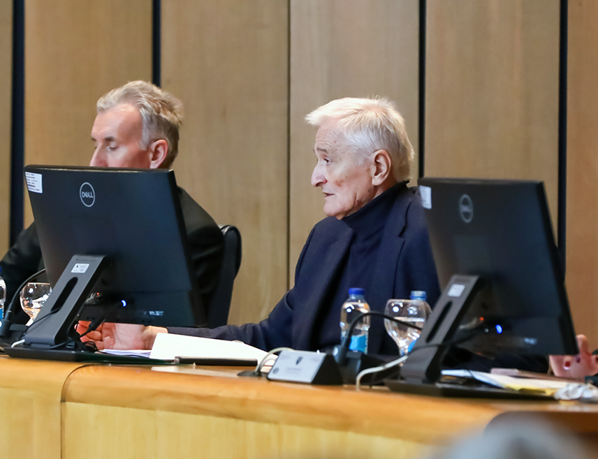 САРАЈЕВО, 6. МАРТА /СРНА/ - Замјеник предсједавајућег Дома народа Парламентарне скупштине БиХ Никола Шпирић рекао је да бошњачки клуб блокира више од 100 тачака које су на дневном реду, а од интереса су за грађане БиХ.