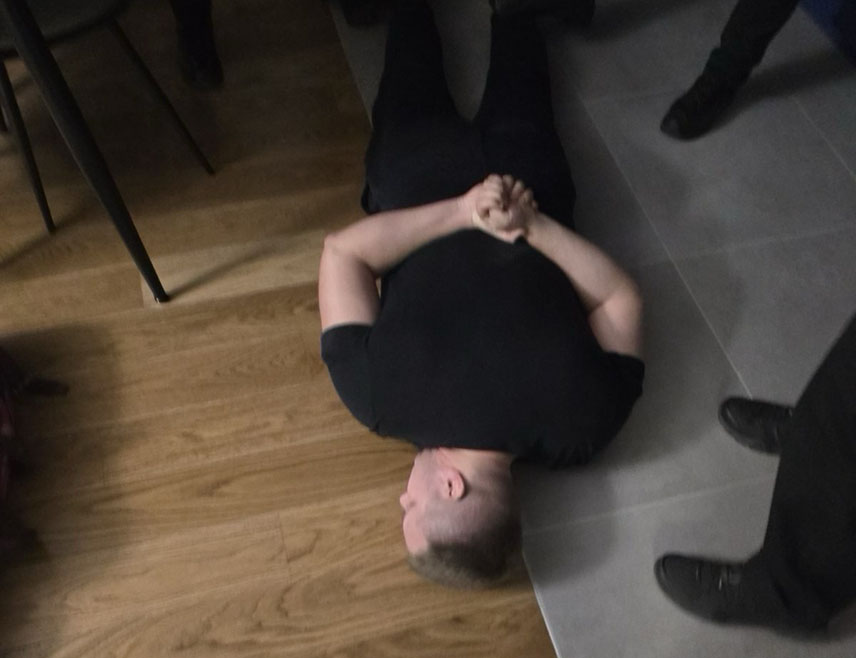 БАЊАЛУКА, 7. МАРTА /СРНА/ - Лице из Београда чији су иницијали П.Г, за којим је београдски Интерпол расписао међународну црвену потјерницу због кривичног дјела из области злоупотребе дроге, ухапшено је на подручју Бањалуке, речено је Срни у Министарству унутрашњих послова /МУП/ Републике Српске.