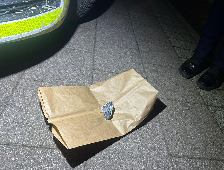 КОБЛЕНЦ, 9. МАРТА /СРНА/ - Метеорит је ударио у кућу у западном граду Кобленцу након што је прелетио небом, а свјетли објекат је виђен у неколико сусједних земаља прије него што се коначно смирио.