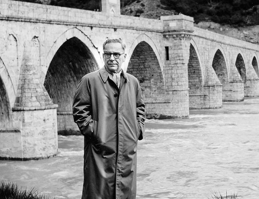 БИЈЕЉИНА, 12. МАРТА /СРНА/ - Велики српски писац и нобеловац Иво Андрић, члан Српске академије наука и уметности, аутор романа "На Дрини ћуприја" и "Травничка хроника", умро је 13. марта 1975. године.