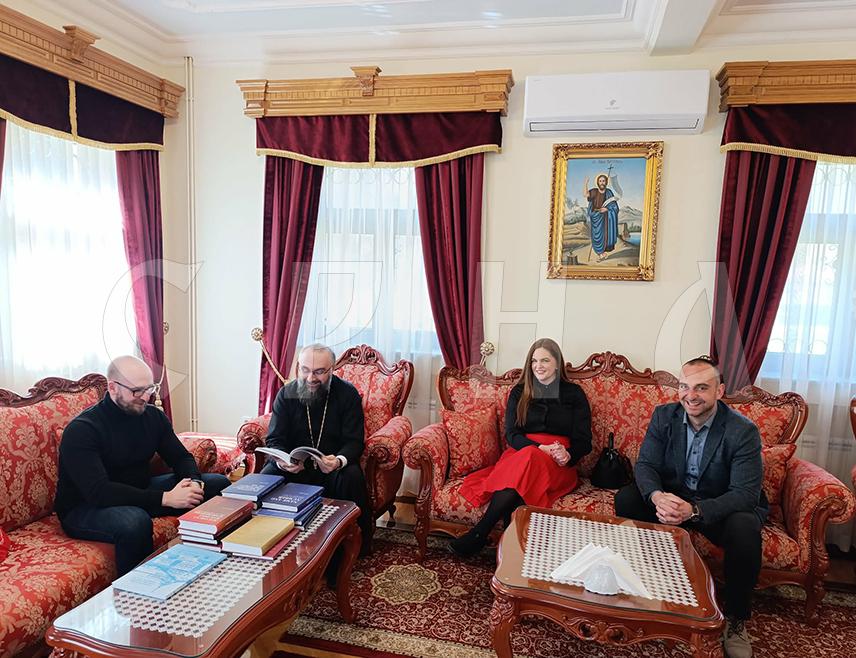 СРБАЦ, 10. МАРТА /СРНА/ - Манастиру Осовица код Српца уручен је знатан број књига из издања Музеја жртава геноцида из Београда.