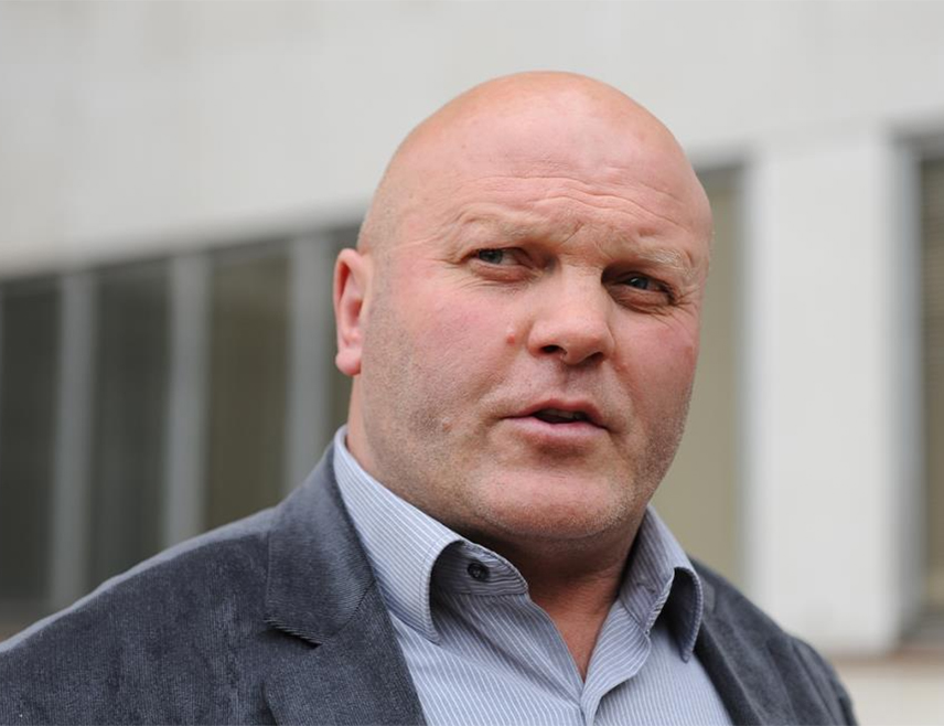 БЕОГРАД, 12. МАРТА /СРНА/ - Ступање на снагу приштинског закона о странцима значиће додатно понижење и бол за породице киднапованих и несталих на Косову и Метохији, које, не само да не могу да сазнају судбину својих најмилијих, него ће у великом броју од 15. марта постати странци на својој очевини, изјавио је Срни предсједник Удружења "Косметске жртве, јунаци отаџбине и хероји Кошара" Симо Спасић.