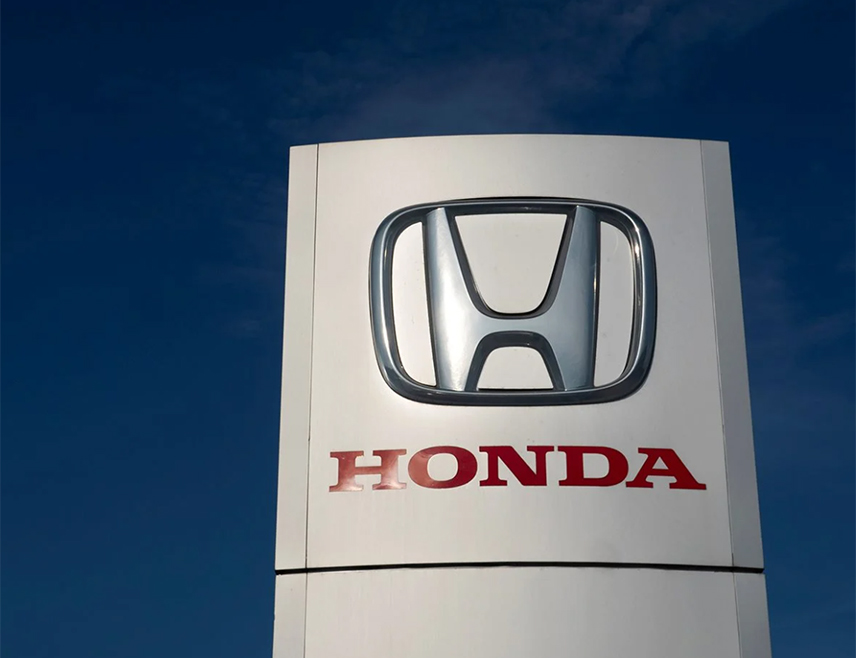 ТОКИО, 12. МАРТА /СРНА-Ројтерс/ - "Хонда" ће забиљежити свој први годишњи губитак у готово 70 година као компанија на берзи, погођена трошковима реструктурисања пословања са електричним возилима у износу до 15,7 милијарди долара, саопштио је директор Тошихиро Мибе.