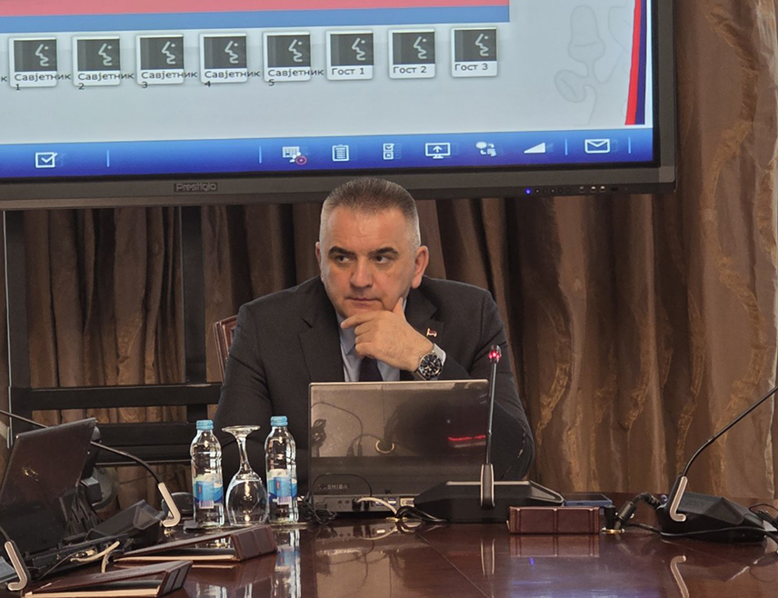 БАЊАЛУКА, 12. МАРТА /СРНА/ - Влада Републике Српске прихватила је данас информацију о приоритетном капиталном пројекту "Реконструкција, доградња и опремање објекта за предшколско васпитање и образовање у општини Соколац", за шта би требало да буде издвојено 1.853.574 КМ за шта је задужено Министарство финансија.