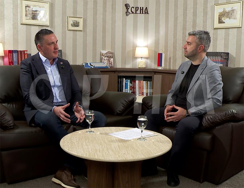 БАЊАЛУКА, 14. МАРТА /СРНА/ - Директор компаније "Сарајево-гас" Недељко Елек рекао је за Срну да је у току процес гасификације Републике Српске, пројекат вриједан милијарду и 20 милиона КМ, највећи у историји, и да се финансира из буџета, а рок за завршетак радова је четири године.