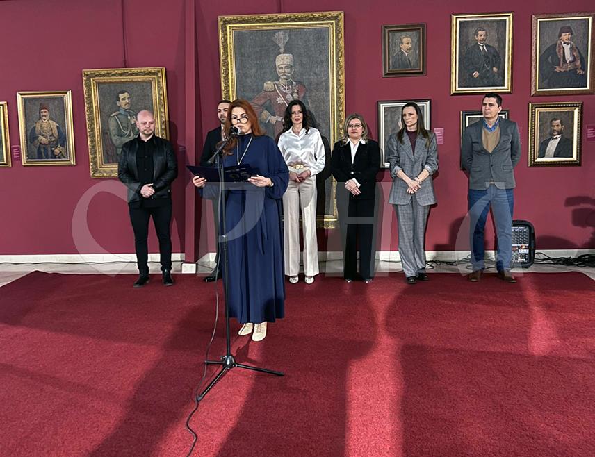 БАЊАЛУКА, 12. МАРТА /СРНА/ - У Музеју Републике Српске у Бањалуци вечерас је отворена изложба "Жена у средњем вијеку у Босни и Србији", чији је аутор историчар и кустос у Музеју Александра Попић.