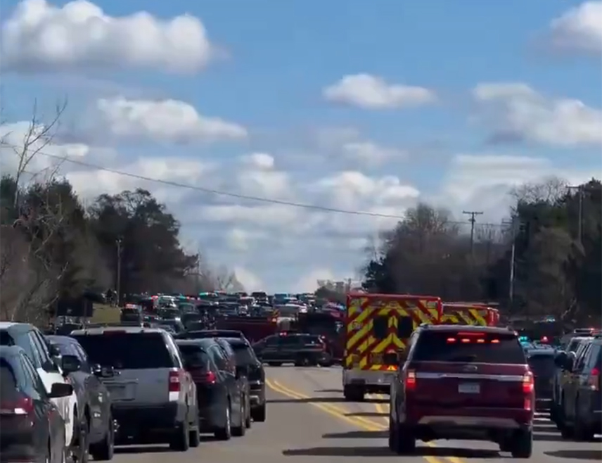 ВАШИНГТОН, 12. МАРТА /СРНА - РИА Новости/ - Два лица су убијена, а једно повријеђено у пуцњави на универзитету у америчкој савезној држави Вирџинија, коју ФБИ истражује као терористички чин, изјавио је директор ове безбједносне агенције Кеш Пател.