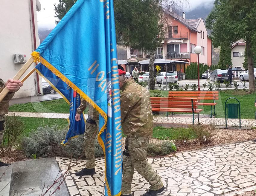 БАЊАЛУКА, 15. МАРТА /СРНА/ - Министар рада и борачко-инвалидске заштите Републике Српске Радан Остојић данас ће у Шековићима присуствовати обиљежавању 33 године од оснивања Другог одреда Специјалне бригаде полиције МУП-а Републике Српске.