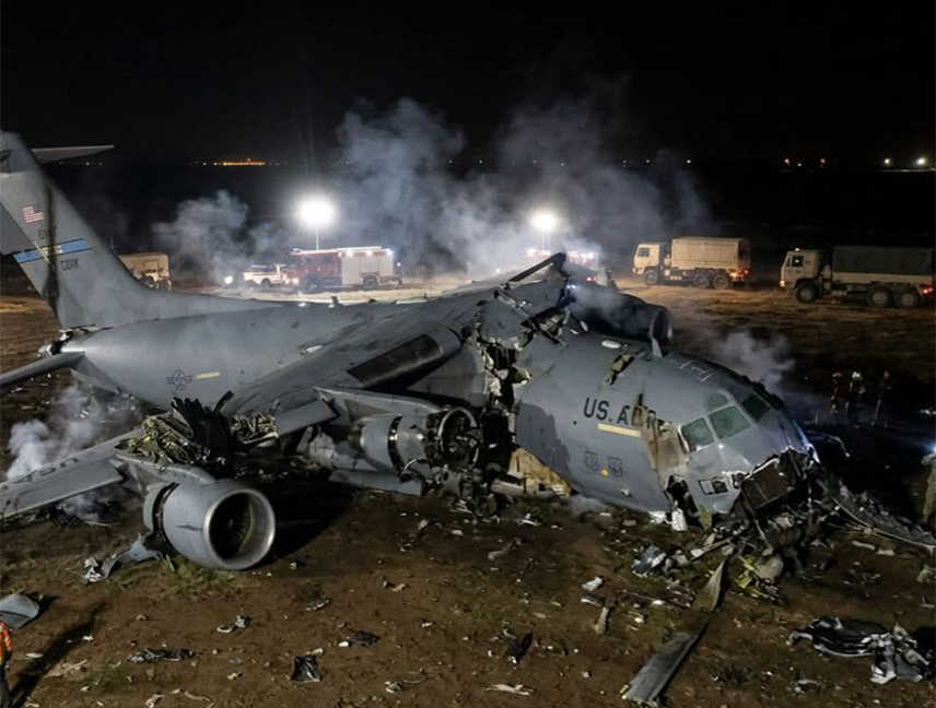 ВАШИНГТОН, 13. МАРТА /СРНА - РИА Новости/ - Свих шесторо чланова посаде погинуло је када се у Ираку срушио амерички авион за допуњавање горива, саопштено је из Централне команде САД.