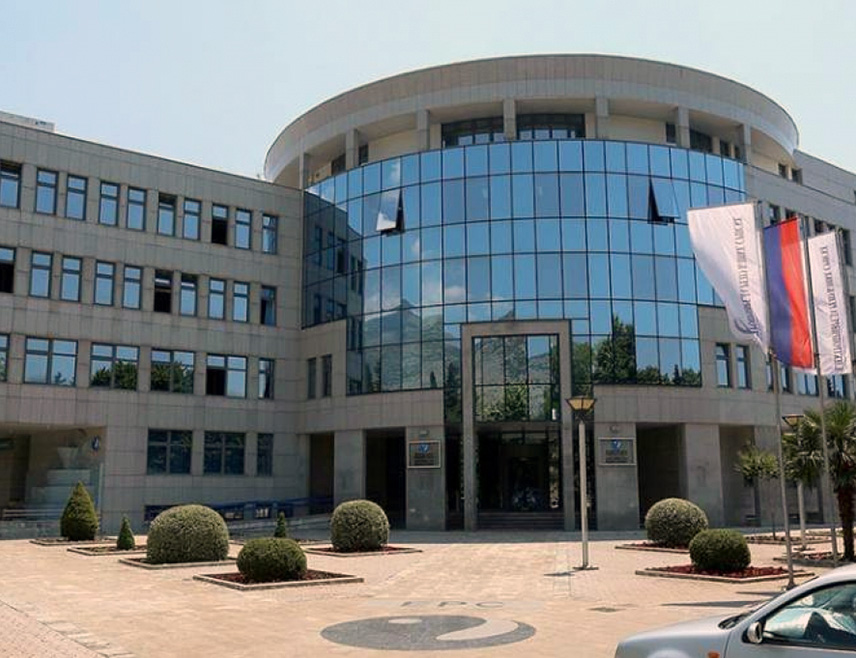 TРЕБИЊЕ, 13. МАРTА /СРНА/ - Република Српска не разматра продају било ког дијела "Електропривреде Републике Српске" /ЕРС/, јер то предузеће стабилно функционише, изјавио је министар енергетике и рударства Републике Српске Петар Ђокић.