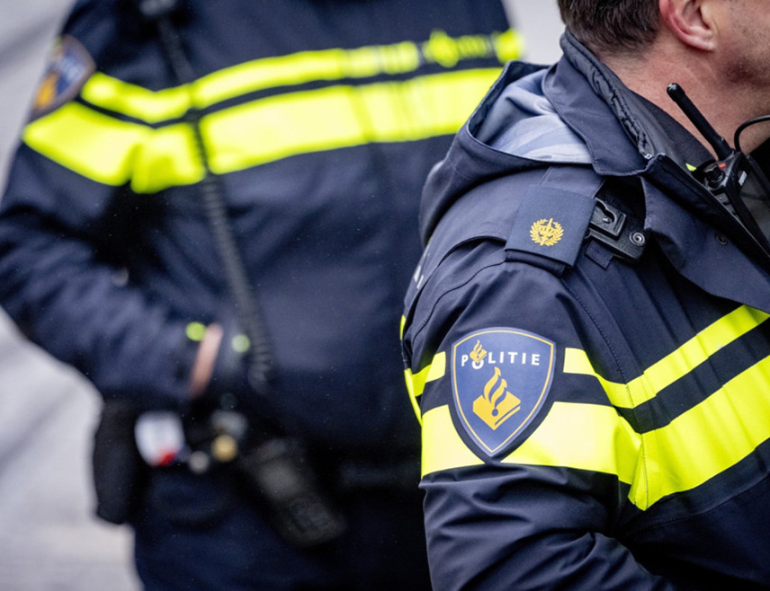 АМСТЕРДАМ, 14. МАРТА /СРНА-Ројтерс/ - Експлозија је рано јутрос оштетила јеврејску школу у Амстердаму, што је градоначелник Фемке Халсема описала као "намјерни напад на јеврејску заједницу".