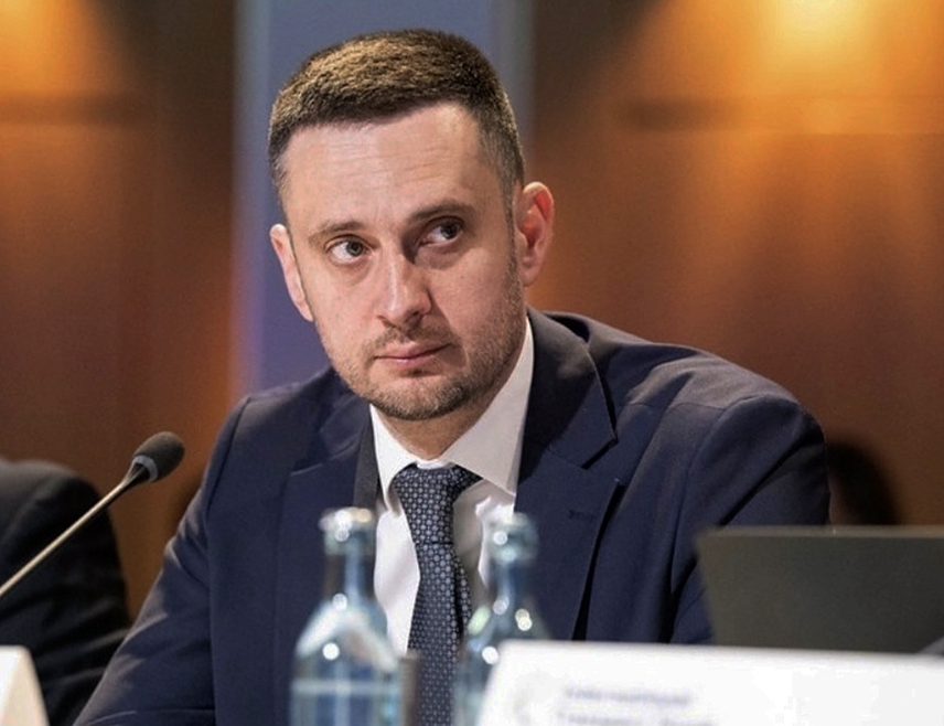 ИСТОЧНО САРАЈЕВО, 14. МАРТА /СРНА/ - Замјеник министра комуникација и транспорта у Савјету министара Огњен Јањић изјавио је за Срну да популистички наступи наводне бриге за грађане не могу поништити чињеницу да је министар Един Форто блокирао развој дигиталне трансформације у Републици Српској да би промовисао незаконите активности Агенције за идентификациона документа, евиденцију и размјену података /ИДДЕЕА/ БиХ.