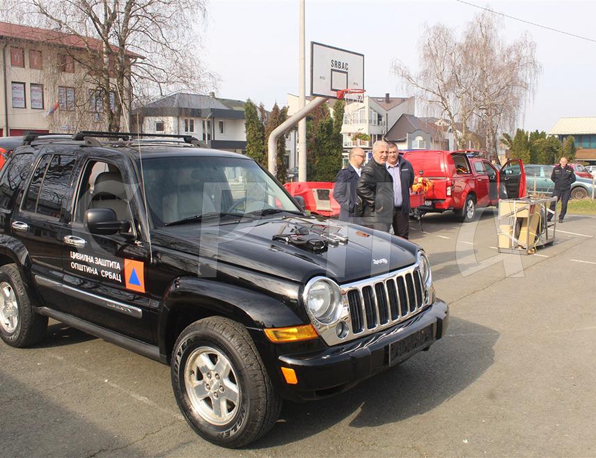 СРБАЦ, 14. МАРТА /СРНА/ - Tериторијална ватрогасно-спасилачка јединица Србац /TВСЈ/  континуирано ради на обуци и опремању, а приоритети у наредном периоду су набавка ватрогасне цистерне, платформе за интервенције на висинама и мањег возила за шумске пожаре, потврдио је Срни старјешина ове јединице Милорад Лепир.