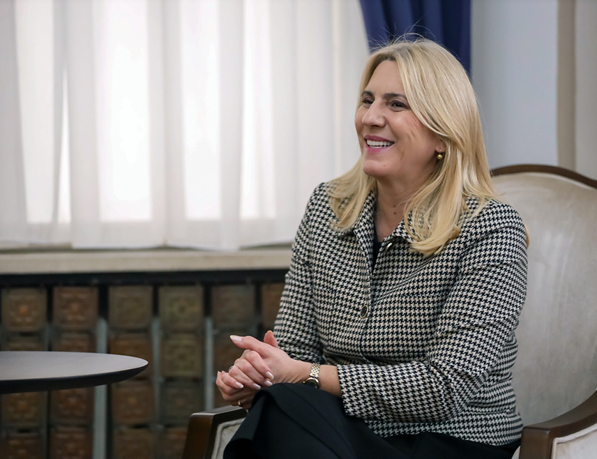 БАЊАЛУКА, 16. МАРТА /СРНА/ - Српски члан Предсједништва БиХ Жељка Цвијановић честитала је премијеру Републике Српске Сави Минићу за то што је спреман да још једном докаже да су институције Републике Српске способне да се одбране од свих политичких манипулација и злоупотреба система са којима је Српска суочена у оквиру БиХ.