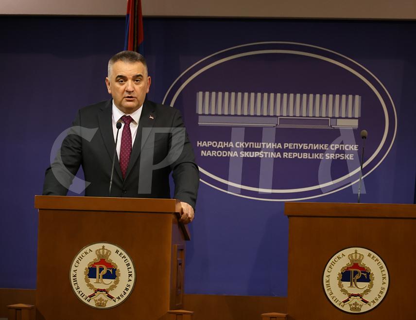 BANJA LUKA, MARCH 16 /SRNA/ - The Prime Minister of Republika Srpska, Savo Minić, who submitted his resignation today, expects a new government to be formed within the next two days, emphasizing that he will not replace any ministers.