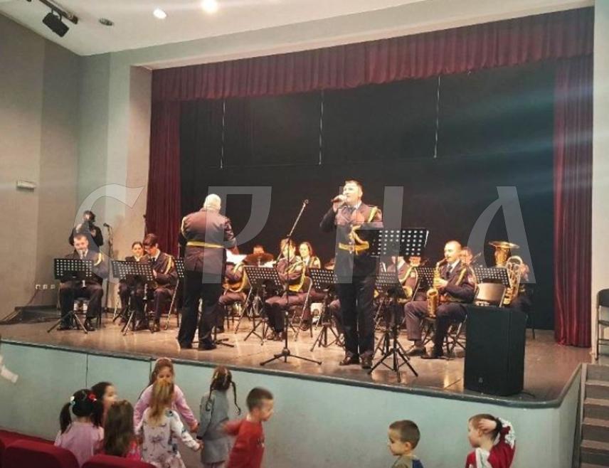 ФОЧА, 17. МАРТА /СРНА/ - Полицијски оркестар Министарства унутрашњих послова Републике Српске одржао је концерт за ученике основних школа из Фоче поводом Дана полиције - 4. априла.