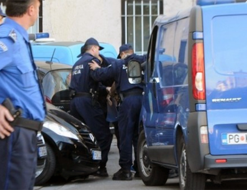 ПОДГОРИЦА, 17. МАРТА /СРНА/ - Цетињанин Н. М. /36/, који је осуђен на готово 100 година затвора као члан високоризичне организоване криминалне групе из Црне Горе, ухапшен је по потјерници подгоричког Интерпола и спроведен у Спуж.