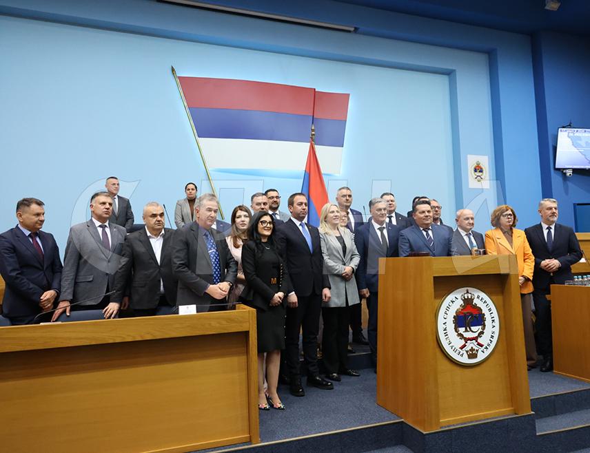 BANJA LUKA, MARCH 17 /SRNA/ -  On Tuesday evening, the National Assembly of Republika Srpska voted in a new Government of Republika Srpska headed by Prime Minister Savo Minić, which has the same composition as the previous one.