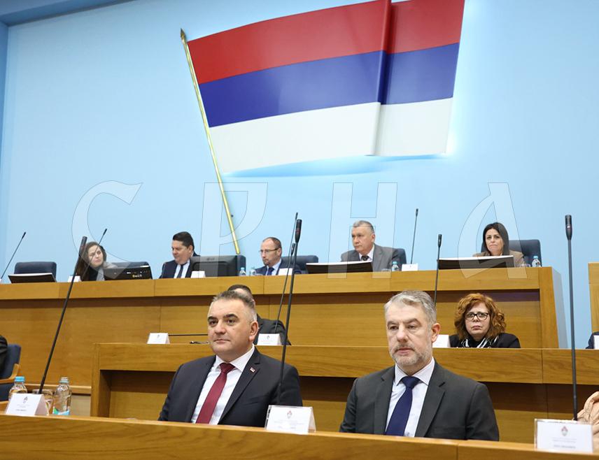 БАЊАЛУКА, 18. МАРТА /СРНА/ - Министар здравља и социјалне заштите Републике Српске Ален Шеранић рекао је да се Приједлогом закона о привременом издржавању дјеце Републике Српске дефинише одређена помоћ за привремено издржавање дјетета, а не алиментација.