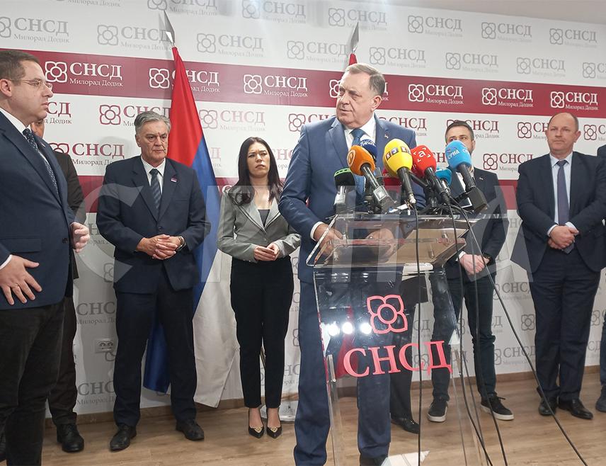 BANJA LUKA, MARCH 19 /SRNA/ - SNSD leader Milorad Dodik has said today that the statement signed by Bosniak representatives condemning "hate speech, Islamophobia and false narratives about Bosniaks and BiH" is full of falsehoods and qualifications taken from the Islamic Declaration, and is concerning for the Serb people.