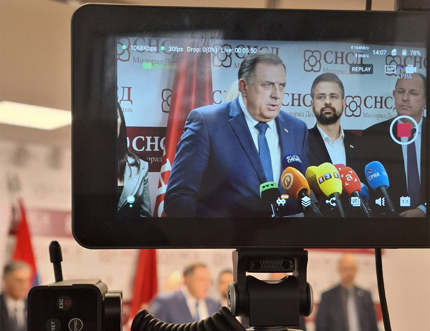 БАЊАЛУКА, 19. МАРТА /СРНА/ - Предсједник СНСД-а Милорад Додик изјавио је да ће од коалиционих партнера тражити да се разговара о изјави о осуди говора мржње, исламофобије и лажних наратива коју су у Сарајеву потписали муслимански вјерски и политички лидери, те да очекује од предсједника Републике Српске Синише Карана да сазове представнике власти и опозиције да би се одговорило на овај антиуставни чин.