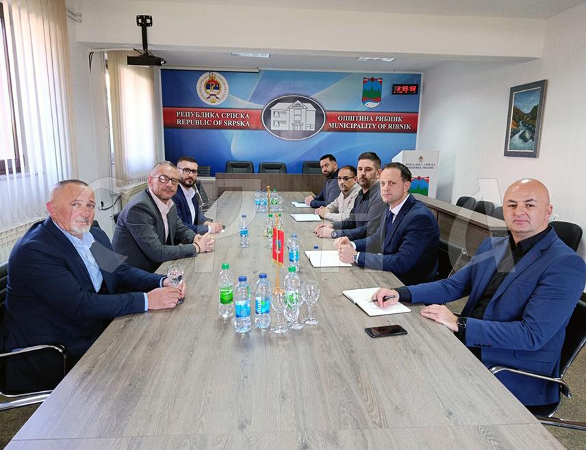 РИБНИК, 20. МАРТА /СРНА/ - Министар рада и борачко-инвалидске заштите Републике Српске Радан Остојић изјавио је да је у плану да у Рибнику буде изграђена стамбена зграда за младе брачне парове у којој би били планирани станови и за двије породице из борачких категорија.