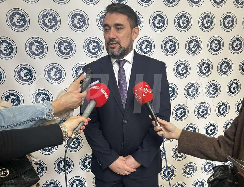 БАЊАЛУКА, 20. МАРТА /СРНА/ - Република Српска је богата квалитетним водним ресурсима и намјера ресорног министарства је да тако и остане, рекао је помоћник министра за водопривреду при Министарству пољопривреде, шумарства и водопривреде Српске Милан Гаврић.