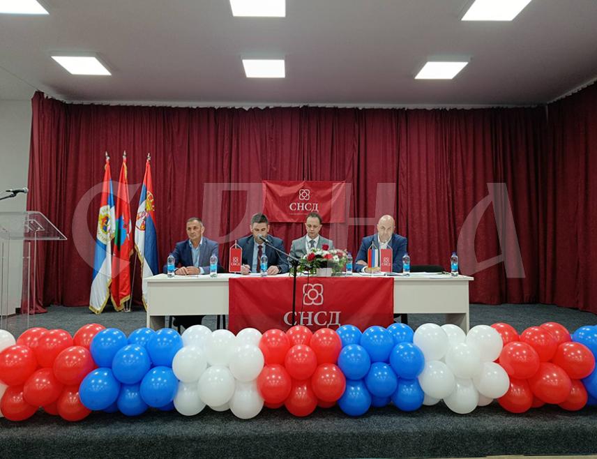 РИБНИК, 20. МАРТА /СРНА/ - Душко Дакић данас је поново изабран за предсједника Општинског одбора СНСД-а Рибник.