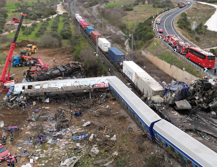 АТИНА, 20. МАРТА /СРНА/ - Возови у Грчкој неће саобраћати у понедјељак, 23. марта, због 24-часовног штрајка жељезничких радника који се поклапа са почетком суђења за трагедију у којој 2023. године погинуло 57 људи, пише "Катимерини".