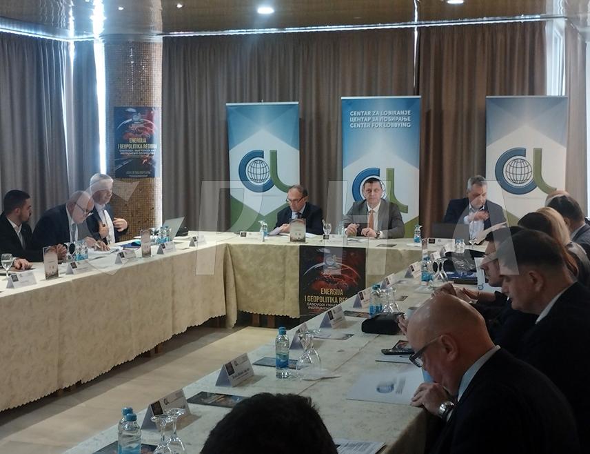 БАЊАЛУКА, 21. МАРТА /СРНА/ - Сукоб САД и Израела са једне и Ирана са друге стране на Блиском истоку усмјераваће Европу да се поново окрене руским енергентима, сматра професор на Факултету политичких наука у Бањалуци Милош Шолаја.