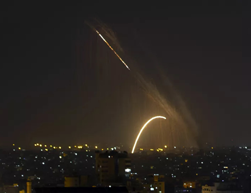 ЈЕРУСАЛИМ, 21. МАРТА /СРНА/ - Више од 20 људи повријеђено је у нападу Ирана балистичком ракетом на израелски град Димона, саопштила је служба хитне помоћи.