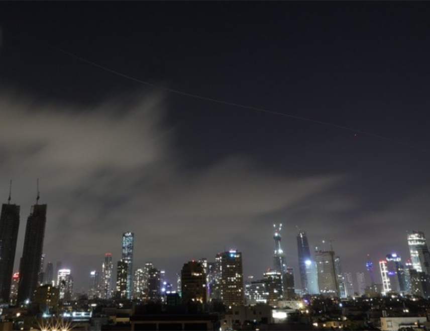 ЖЕНЕВА, 21. МАРТА /СРНА-Ројтерс/ - Међународна агенција за атомску енергију /ИАЕА/ саопштила је да је упозната са извјештајима да је пројектил погодио град Димону у Израелу, али да нема назнака оштећења нуклеарног истраживачког центра Негев.